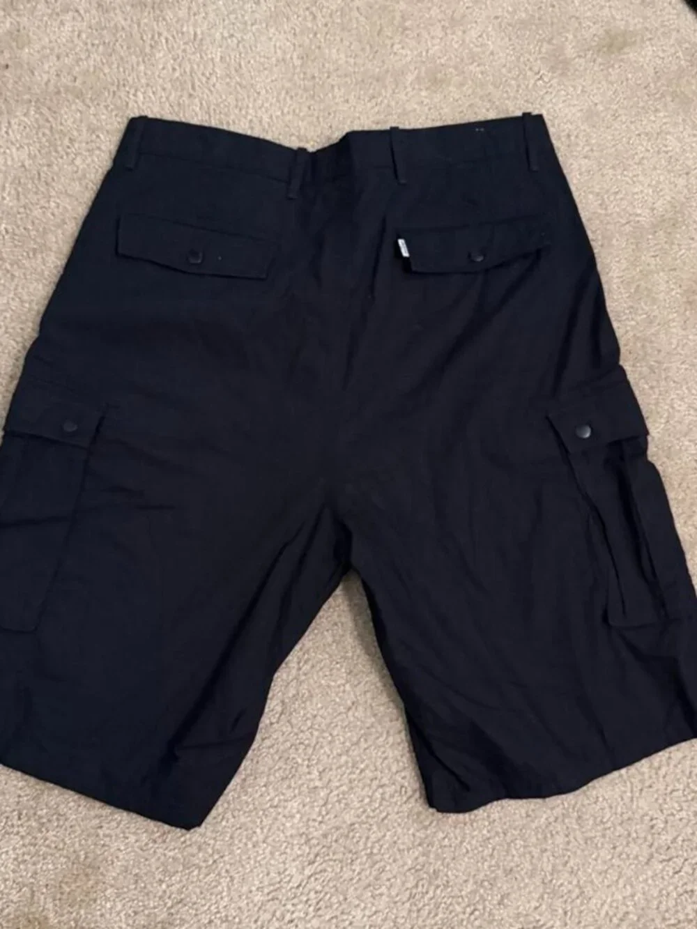 Levi’s Black Cargo Shorts (Approx. 36x11): Levi’s...